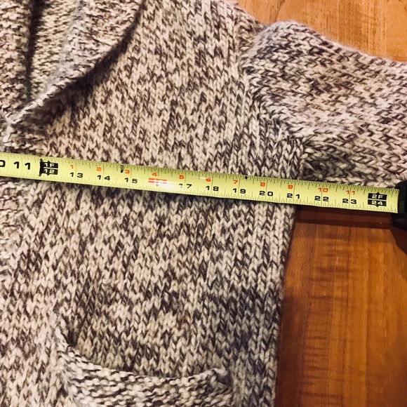 Vintage hand knit wool cardigan Size Medium - Picture 5 of 11